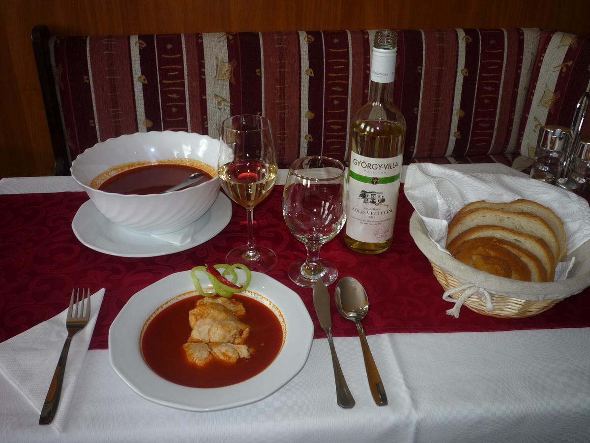 Hableany Hotel Тісафюред Екстер'єр фото